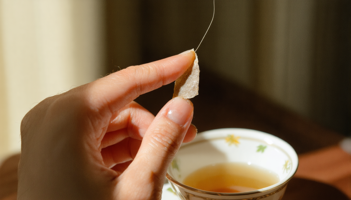 découvrez des astuces naturelles simples et efficaces pour réparer un ongle cassé rapidement et retrouver des mains impeccables.